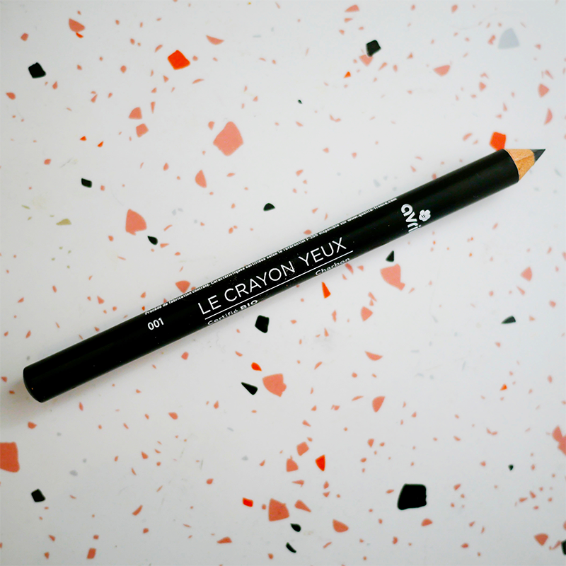 crayon-noir-yeux-avril-moncarrenature crayon-noir-yeux-avril-moncarrenature