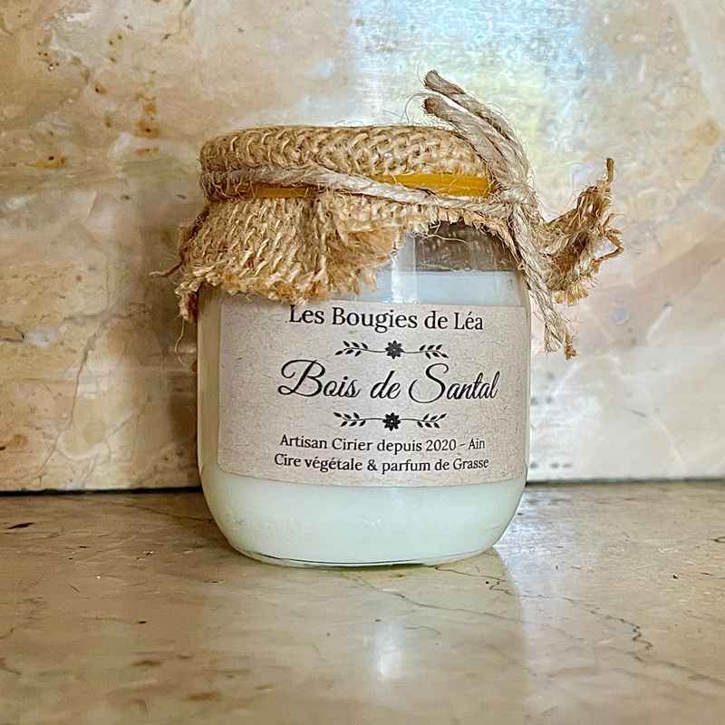 Bougie non toxique parfumée au bois de santal