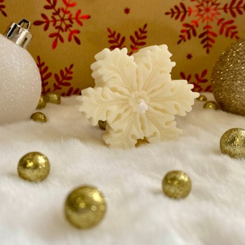 Bougie non toxique Flocon de Neige parfumée "Feu de Bois" (45gr)