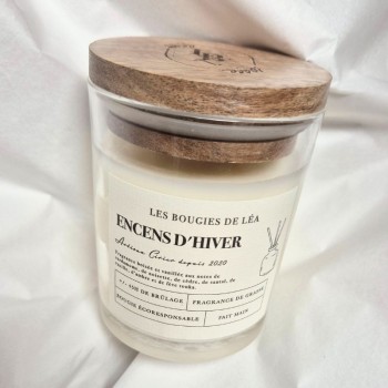 Bougie non toxique parfumée "Encens d'hiver"